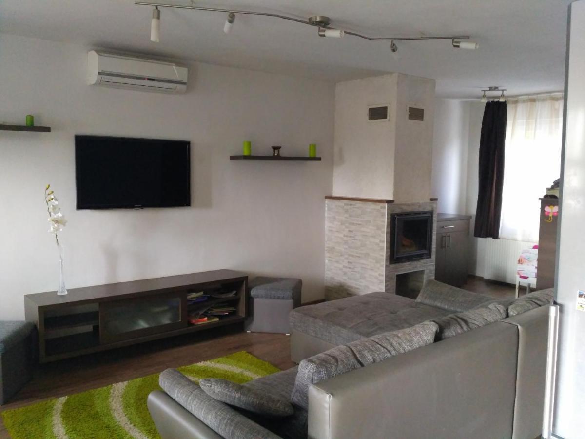 Family Holiday Apartman Nyíregyháza Exterior foto